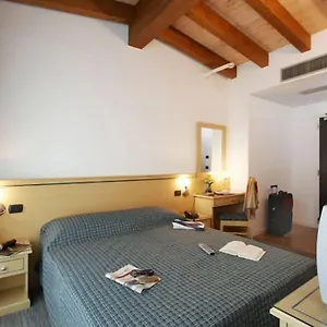 hotellátogatás