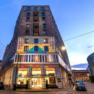 https://the-square-milano-duomo.it-lombardy.com